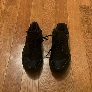 Black Nike Huraches